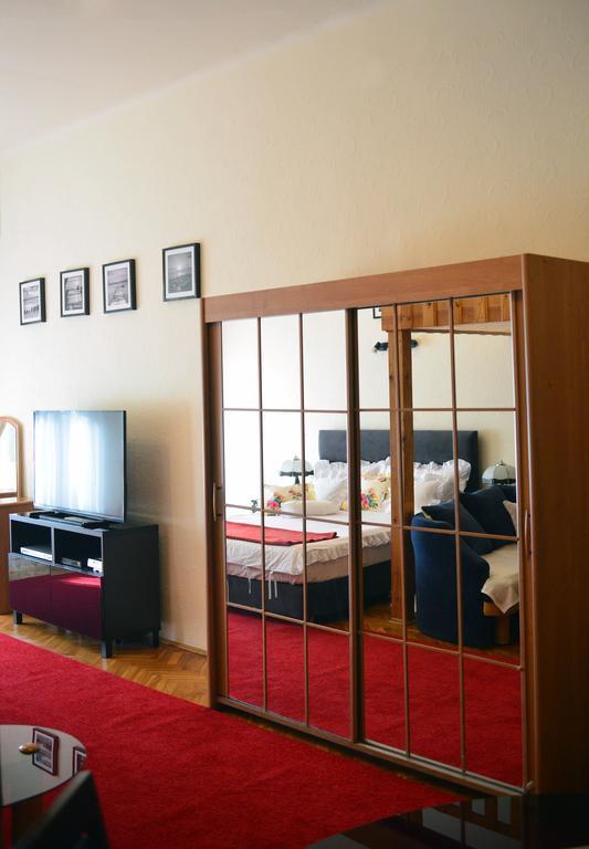 Pokoje Goscinne Victoria Krasków Exterior foto