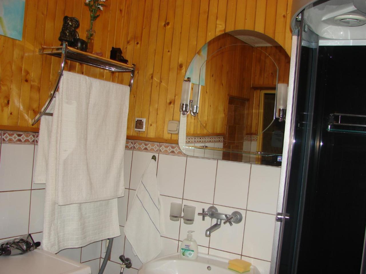 Pokoje Goscinne Victoria Krasków Exterior foto